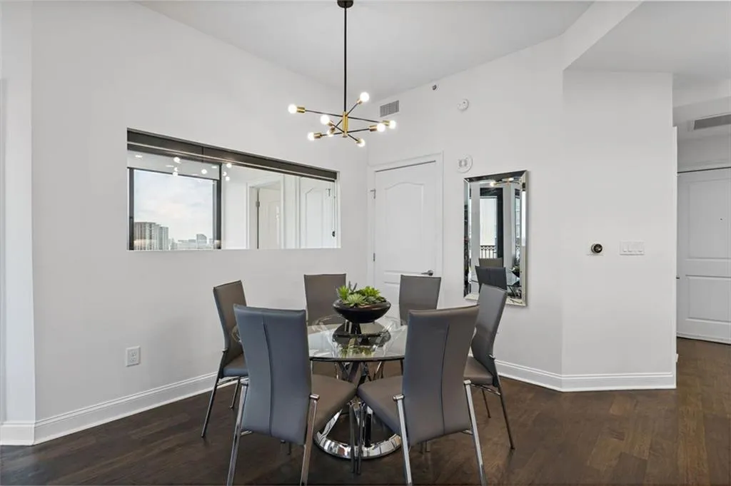 2828 Peachtree Road Nw Unit 1704, Atlanta, Georgia 30305, 2 Bedrooms Bedrooms, ,2 BathroomsBathrooms,Residential,For Sale,2828 Peachtree Road Nw Unit 1704,7606649