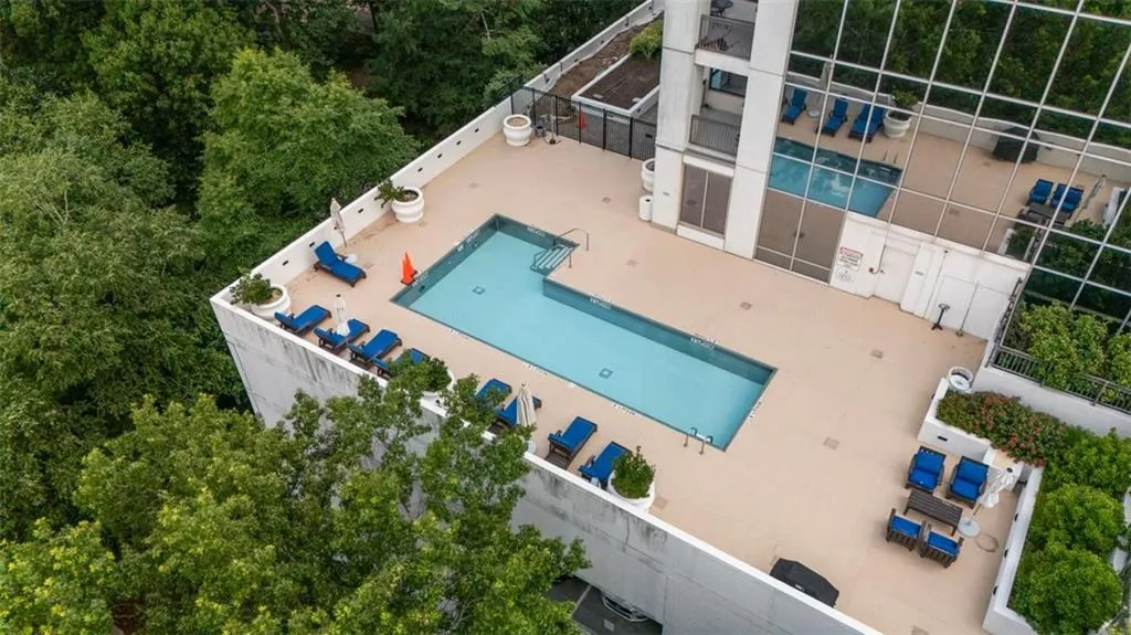 2828 Peachtree Road Nw Unit 1704, Atlanta, Georgia 30305, 2 Bedrooms Bedrooms, ,2 BathroomsBathrooms,Residential,For Sale,2828 Peachtree Road Nw Unit 1704,7606649