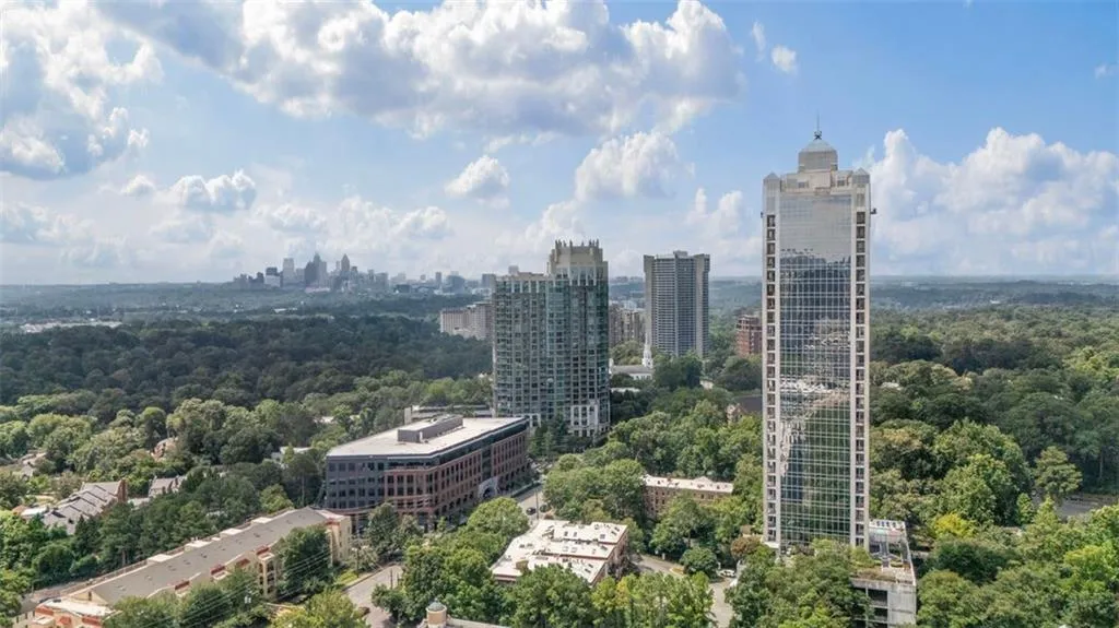 2828 Peachtree Road Nw Unit 1704, Atlanta, Georgia 30305, 2 Bedrooms Bedrooms, ,2 BathroomsBathrooms,Residential,For Sale,2828 Peachtree Road Nw Unit 1704,7606649