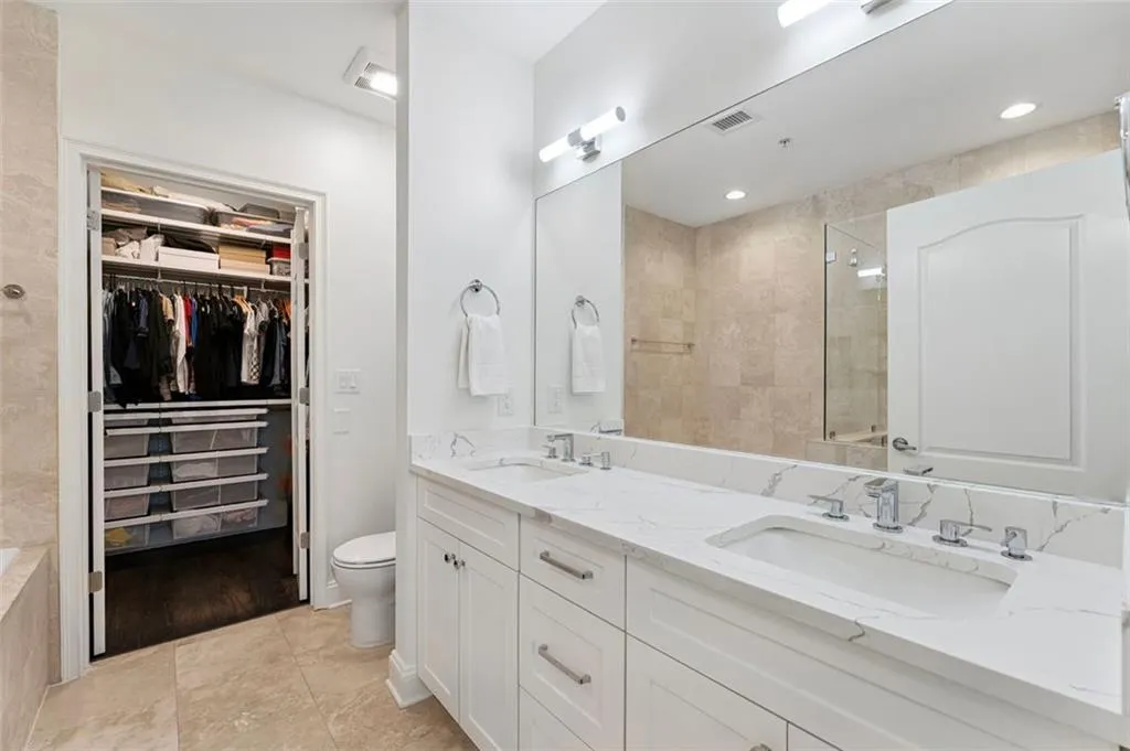 2828 Peachtree Road Nw Unit 1704, Atlanta, Georgia 30305, 2 Bedrooms Bedrooms, ,2 BathroomsBathrooms,Residential,For Sale,2828 Peachtree Road Nw Unit 1704,7606649