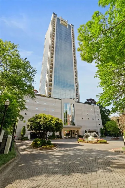 2828 Peachtree Road Nw Unit 1704, Atlanta, Georgia 30305, 2 Bedrooms Bedrooms, ,2 BathroomsBathrooms,Residential,For Sale,2828 Peachtree Road Nw Unit 1704,7606649