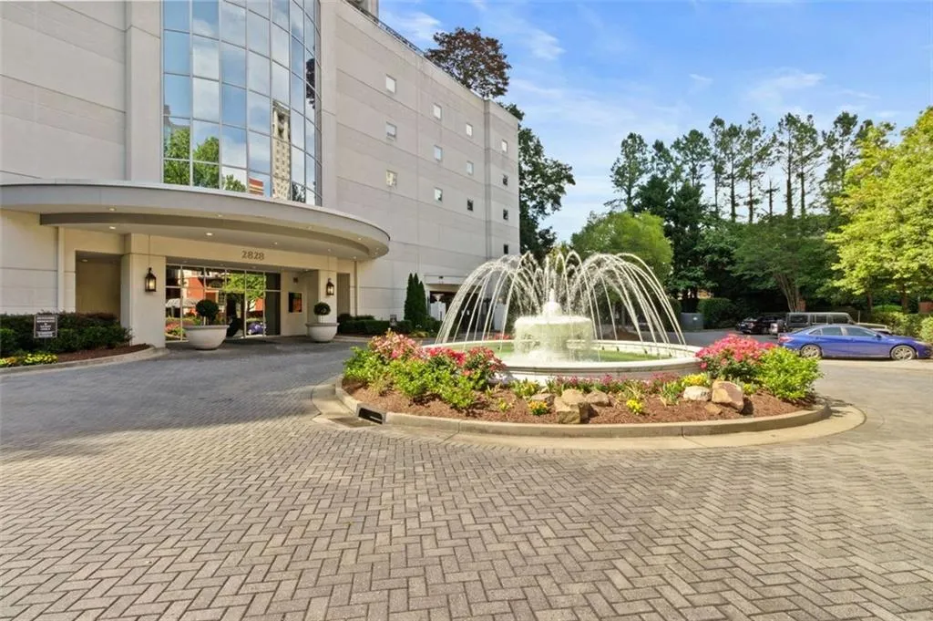 2828 Peachtree Road Nw Unit 1704, Atlanta, Georgia 30305, 2 Bedrooms Bedrooms, ,2 BathroomsBathrooms,Residential,For Sale,2828 Peachtree Road Nw Unit 1704,7606649