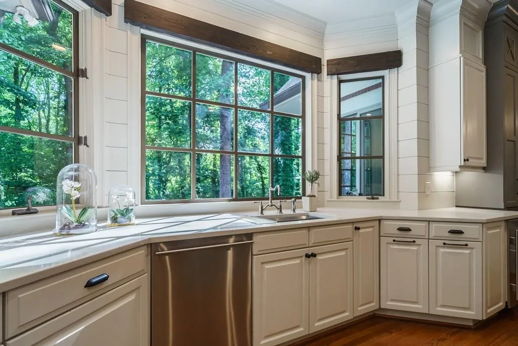 455 Laurel Chase Court, Atlanta, Georgia 30327, 5 Bedrooms Bedrooms, ,5 BathroomsBathrooms,Residential,Sold,455 Laurel Chase Court,6884795