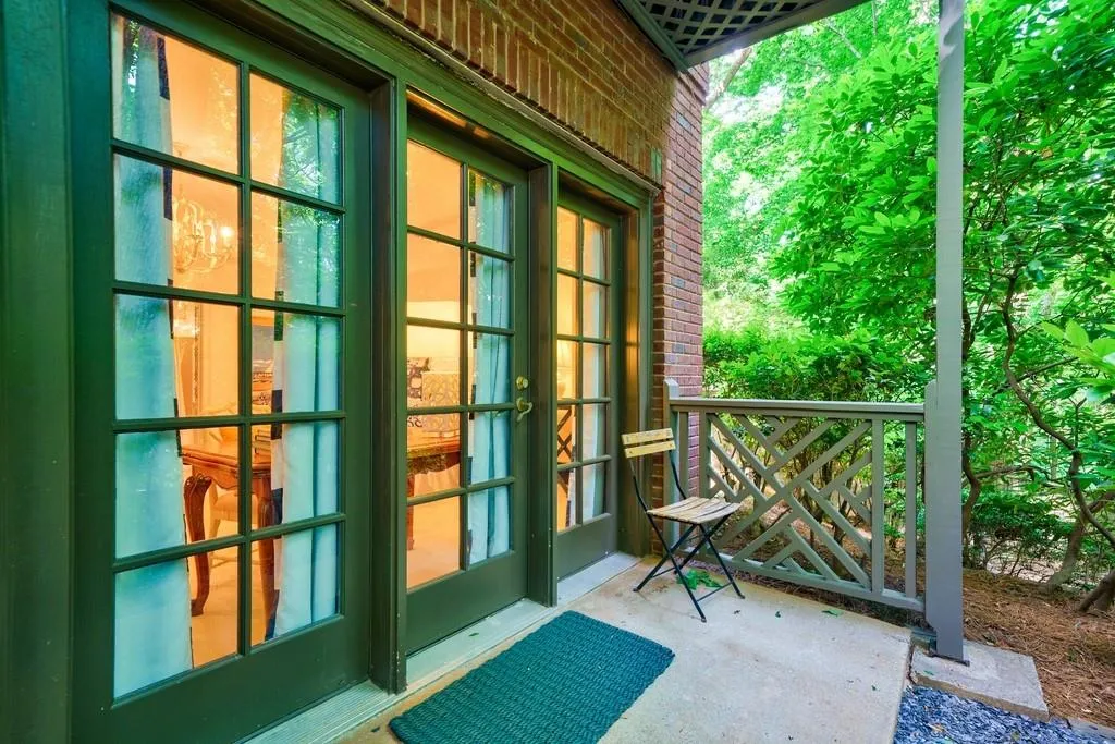 455 Laurel Chase Court, Atlanta, Georgia 30327, 5 Bedrooms Bedrooms, ,5 BathroomsBathrooms,Residential,Sold,455 Laurel Chase Court,6884795