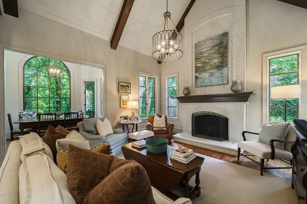 455 Laurel Chase Court, Atlanta, Georgia 30327, 5 Bedrooms Bedrooms, ,5 BathroomsBathrooms,Residential,Sold,455 Laurel Chase Court,6884795