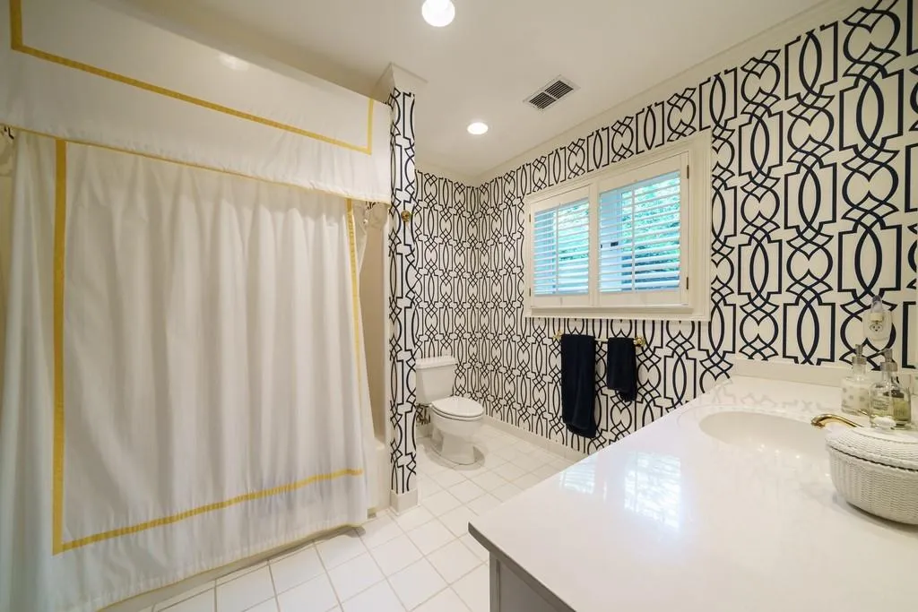 455 Laurel Chase Court, Atlanta, Georgia 30327, 5 Bedrooms Bedrooms, ,5 BathroomsBathrooms,Residential,Sold,455 Laurel Chase Court,6884795