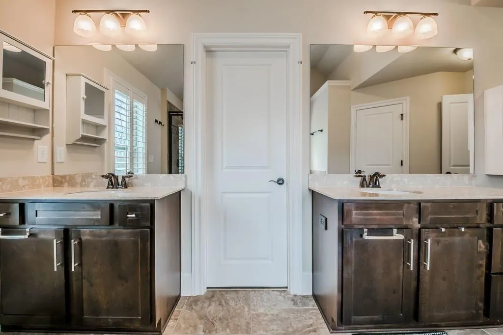 7825 Highland Bluff, Sandy Springs, Georgia 30328, 4 Bedrooms Bedrooms, ,3 BathroomsBathrooms,Residential,Sold,7825 Highland Bluff,5983641