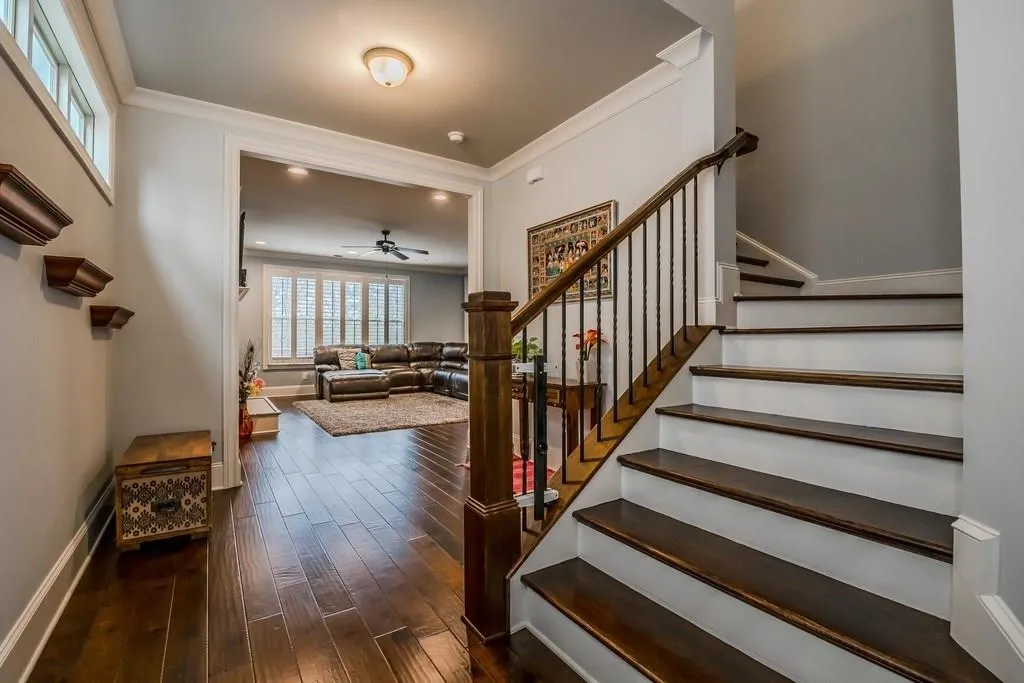 7825 Highland Bluff, Sandy Springs, Georgia 30328, 4 Bedrooms Bedrooms, ,3 BathroomsBathrooms,Residential,Sold,7825 Highland Bluff,5983641