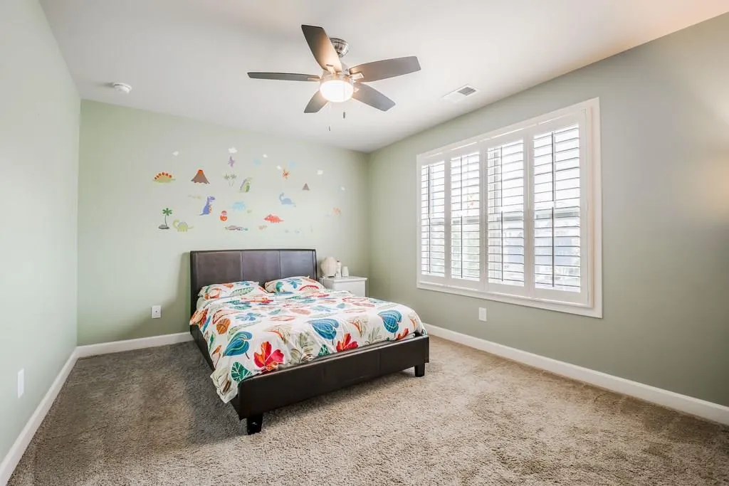 7825 Highland Bluff, Sandy Springs, Georgia 30328, 4 Bedrooms Bedrooms, ,3 BathroomsBathrooms,Residential,Sold,7825 Highland Bluff,5983641