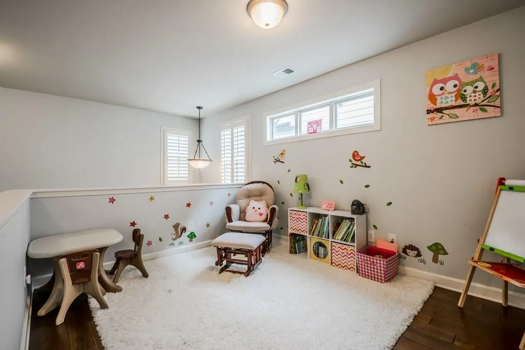 7825 Highland Bluff, Sandy Springs, Georgia 30328, 4 Bedrooms Bedrooms, ,3 BathroomsBathrooms,Residential,Sold,7825 Highland Bluff,5983641