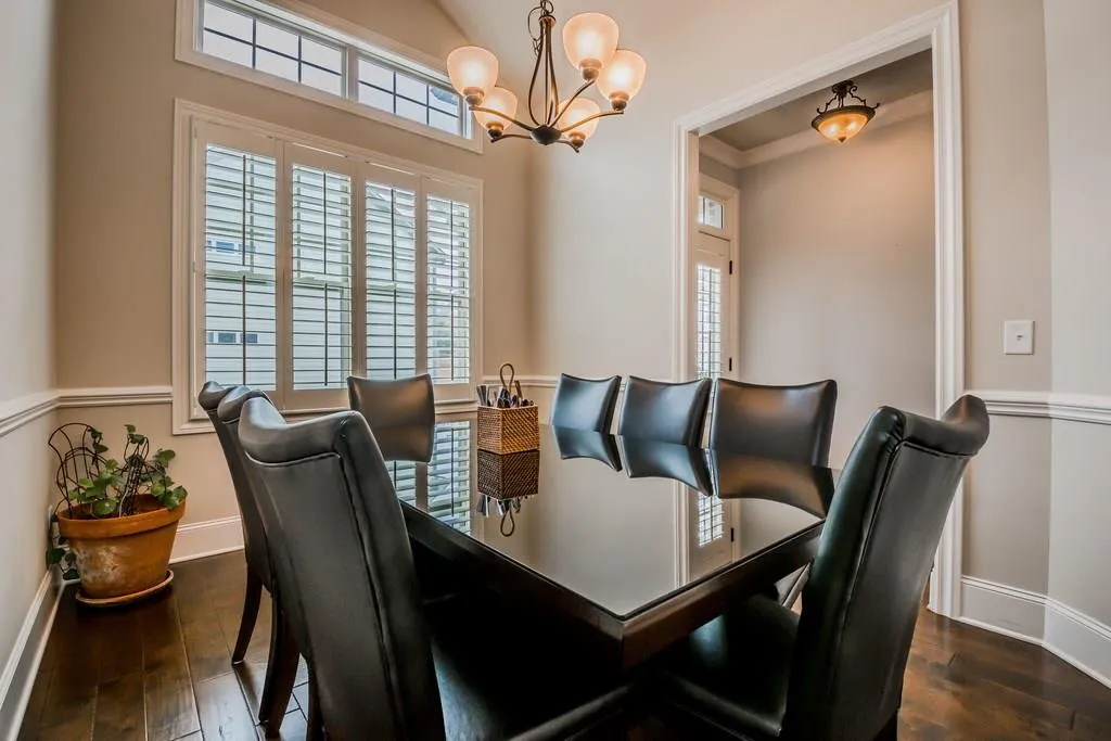 7825 Highland Bluff, Sandy Springs, Georgia 30328, 4 Bedrooms Bedrooms, ,3 BathroomsBathrooms,Residential,Sold,7825 Highland Bluff,5983641