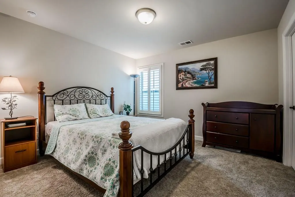 7825 Highland Bluff, Sandy Springs, Georgia 30328, 4 Bedrooms Bedrooms, ,3 BathroomsBathrooms,Residential,Sold,7825 Highland Bluff,5983641