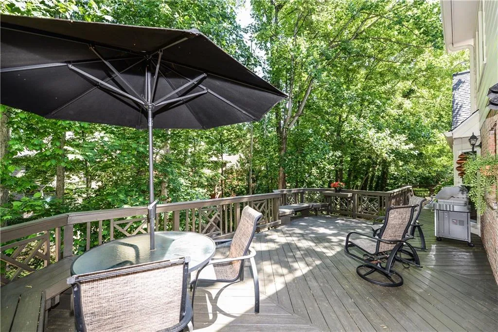 430 Hunters Crossing Drive Ne, Atlanta, Georgia 30328, 4 Bedrooms Bedrooms, ,2 BathroomsBathrooms,Residential,Sold,430 Hunters Crossing Drive Ne,5846035