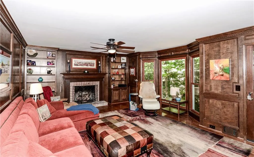 430 Hunters Crossing Drive Ne, Atlanta, Georgia 30328, 4 Bedrooms Bedrooms, ,2 BathroomsBathrooms,Residential,Sold,430 Hunters Crossing Drive Ne,5846035