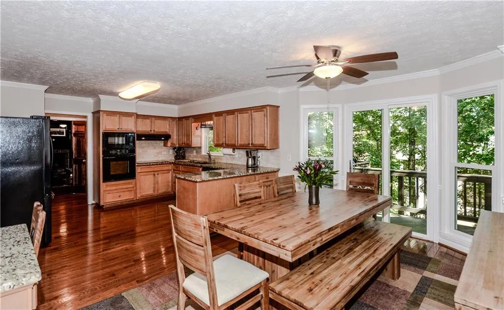 430 Hunters Crossing Drive Ne, Atlanta, Georgia 30328, 4 Bedrooms Bedrooms, ,2 BathroomsBathrooms,Residential,Sold,430 Hunters Crossing Drive Ne,5846035