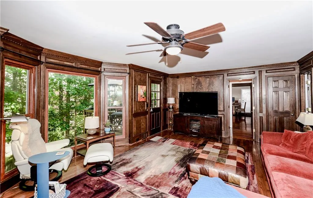 430 Hunters Crossing Drive Ne, Atlanta, Georgia 30328, 4 Bedrooms Bedrooms, ,2 BathroomsBathrooms,Residential,Sold,430 Hunters Crossing Drive Ne,5846035