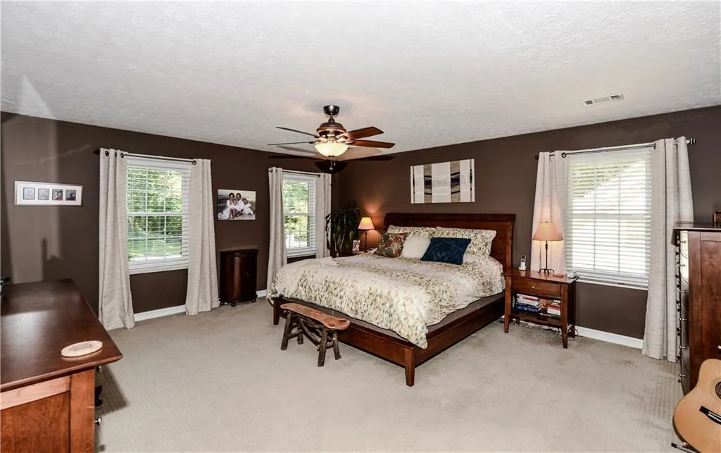 430 Hunters Crossing Drive Ne, Atlanta, Georgia 30328, 4 Bedrooms Bedrooms, ,2 BathroomsBathrooms,Residential,Sold,430 Hunters Crossing Drive Ne,5846035