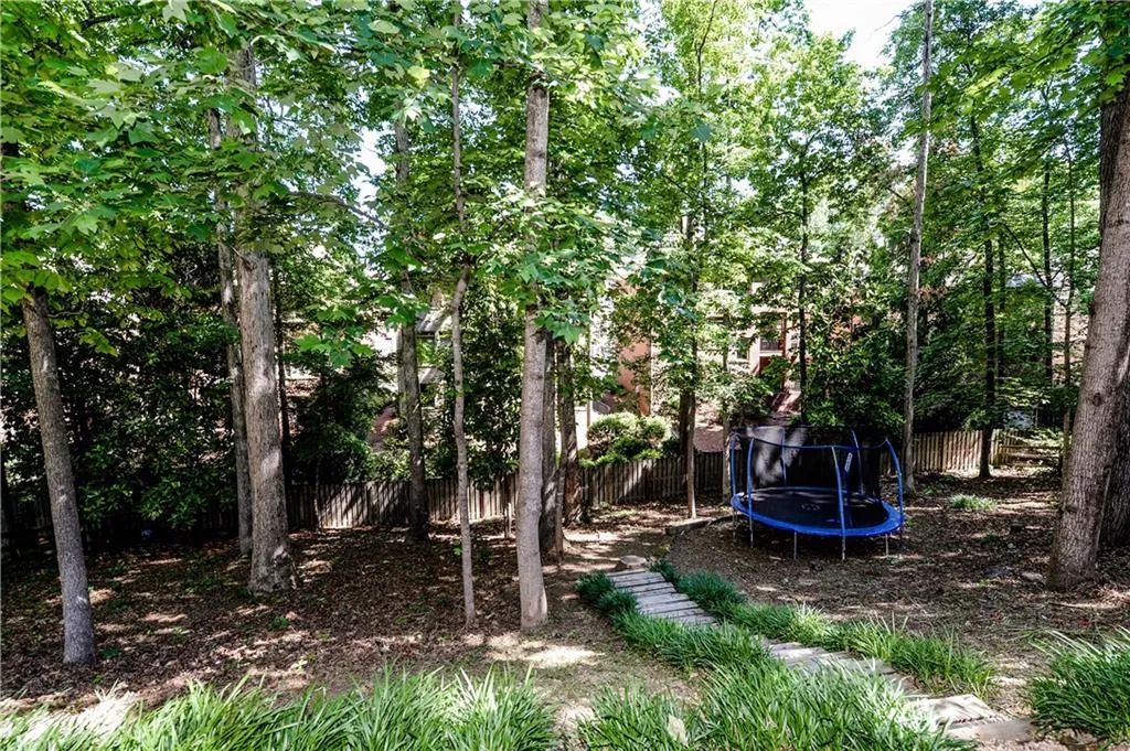 430 Hunters Crossing Drive Ne, Atlanta, Georgia 30328, 4 Bedrooms Bedrooms, ,2 BathroomsBathrooms,Residential,Sold,430 Hunters Crossing Drive Ne,5846035