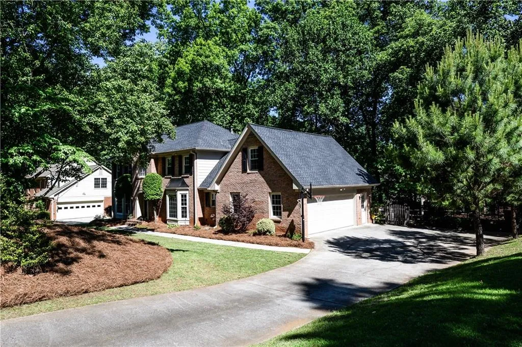 430 Hunters Crossing Drive Ne, Atlanta, Georgia 30328, 4 Bedrooms Bedrooms, ,2 BathroomsBathrooms,Residential,Sold,430 Hunters Crossing Drive Ne,5846035