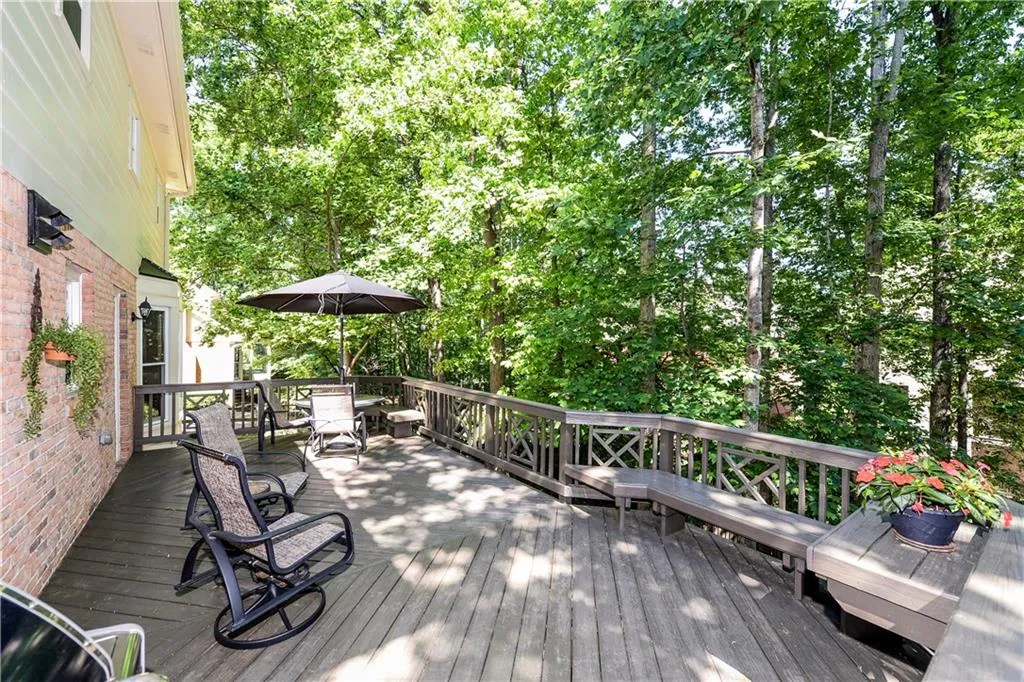 430 Hunters Crossing Drive Ne, Atlanta, Georgia 30328, 4 Bedrooms Bedrooms, ,2 BathroomsBathrooms,Residential,Sold,430 Hunters Crossing Drive Ne,5846035