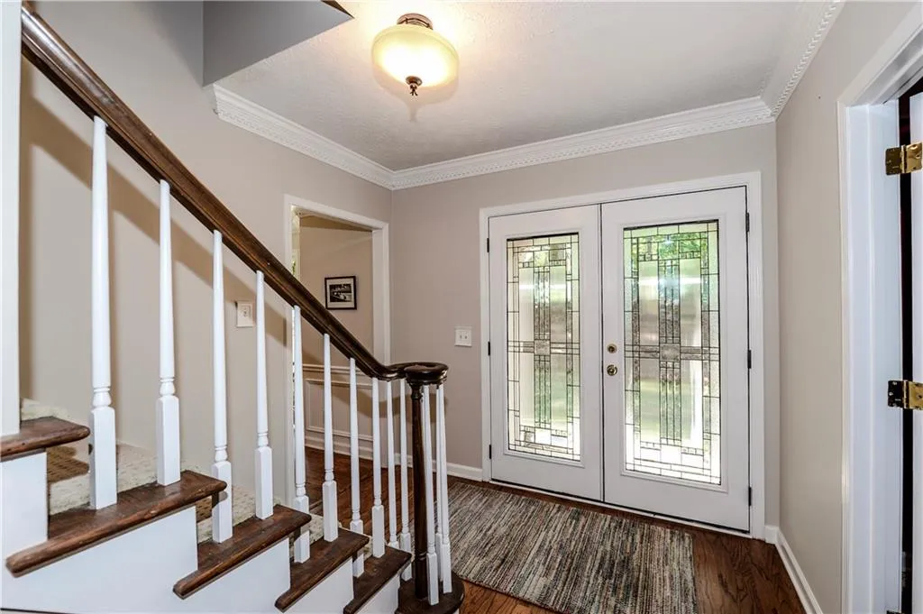 430 Hunters Crossing Drive Ne, Atlanta, Georgia 30328, 4 Bedrooms Bedrooms, ,2 BathroomsBathrooms,Residential,Sold,430 Hunters Crossing Drive Ne,5846035