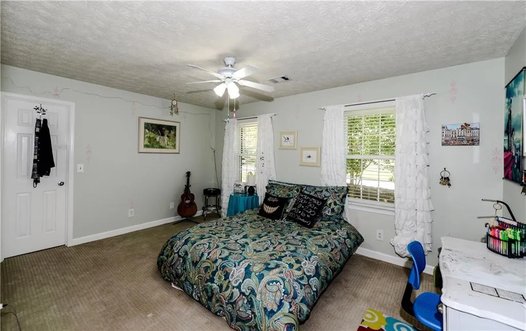 430 Hunters Crossing Drive Ne, Atlanta, Georgia 30328, 4 Bedrooms Bedrooms, ,2 BathroomsBathrooms,Residential,Sold,430 Hunters Crossing Drive Ne,5846035