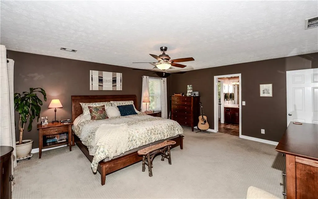 430 Hunters Crossing Drive Ne, Atlanta, Georgia 30328, 4 Bedrooms Bedrooms, ,2 BathroomsBathrooms,Residential,Sold,430 Hunters Crossing Drive Ne,5846035