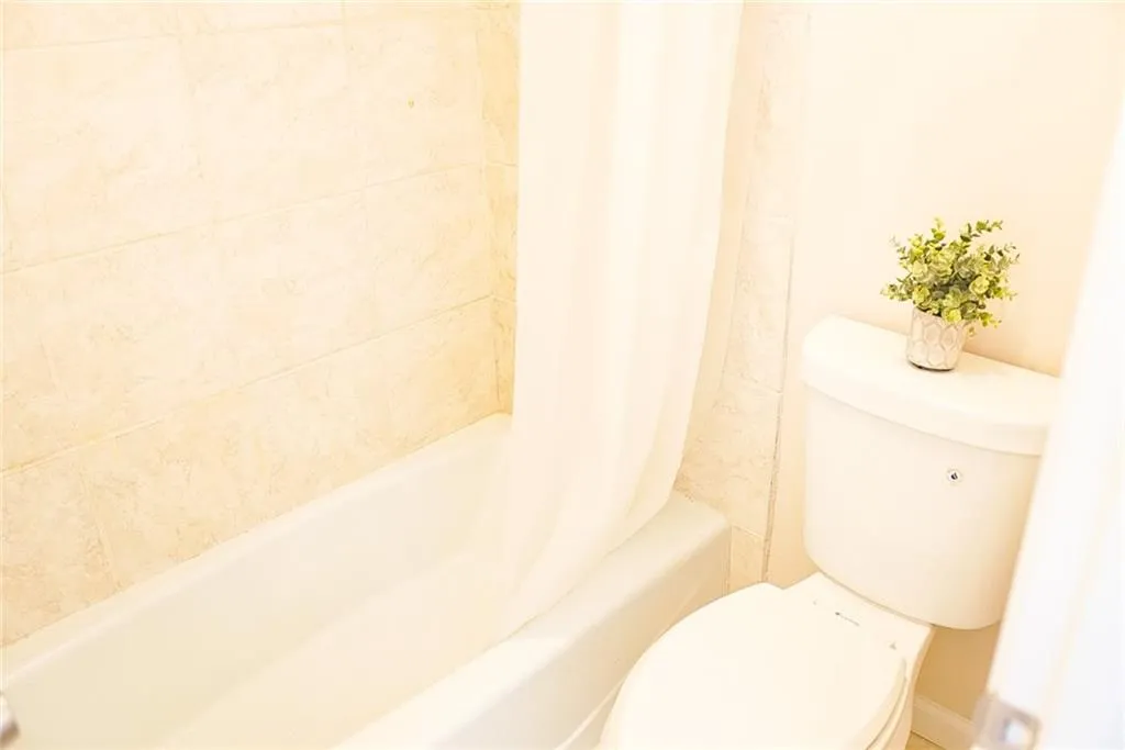 335 Towergate Place, Sandy Springs, Georgia 30350, 2 Bedrooms Bedrooms, ,2 BathroomsBathrooms,Residential,Sold,335 Towergate Place,6853383