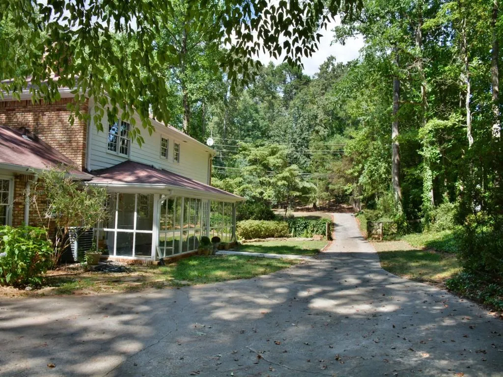 7135 Brandon Mill Road, Sandy Springs, Georgia 30328, 5 Bedrooms Bedrooms, ,4 BathroomsBathrooms,Residential,Sold,7135 Brandon Mill Road,5762382