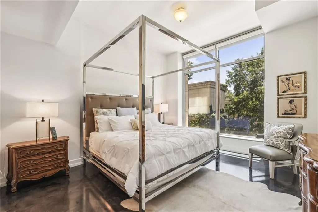 2795 Peachtree Road Ne Unit 302, Atlanta, Georgia 30305, 2 Bedrooms Bedrooms, ,2 BathroomsBathrooms,Residential,For Sale,2795 Peachtree Road Ne Unit 302,7615226
