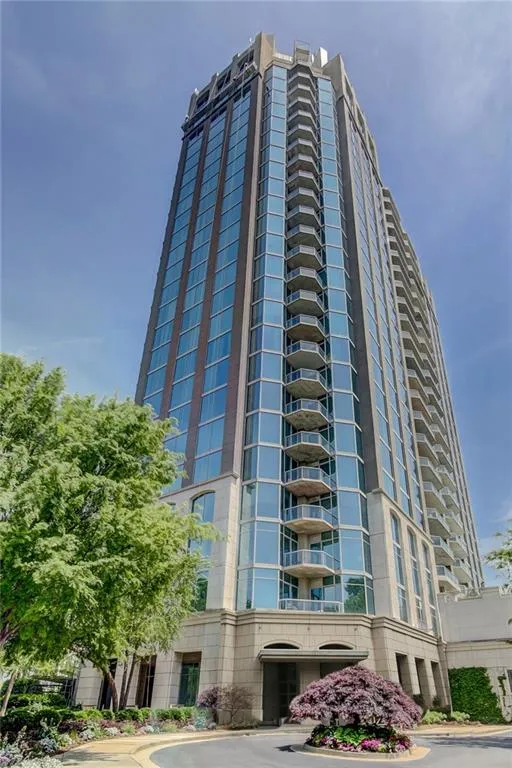 2795 Peachtree Road Ne Unit 302, Atlanta, Georgia 30305, 2 Bedrooms Bedrooms, ,2 BathroomsBathrooms,Residential,For Sale,2795 Peachtree Road Ne Unit 302,7615226