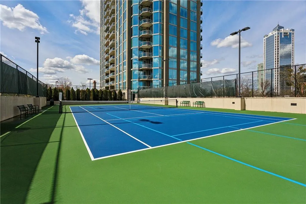 2795 Peachtree Road Ne Unit 302, Atlanta, Georgia 30305, 2 Bedrooms Bedrooms, ,2 BathroomsBathrooms,Residential,For Sale,2795 Peachtree Road Ne Unit 302,7615226