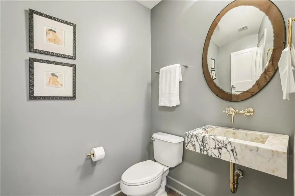 2795 Peachtree Road Ne Unit 302, Atlanta, Georgia 30305, 2 Bedrooms Bedrooms, ,2 BathroomsBathrooms,Residential,For Sale,2795 Peachtree Road Ne Unit 302,7615226