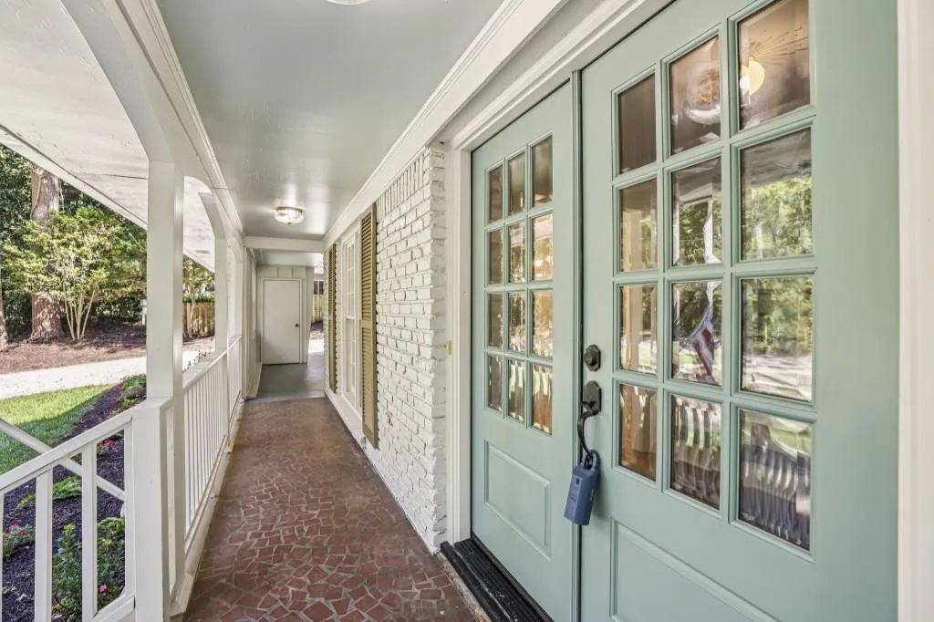 Covered Front Porch