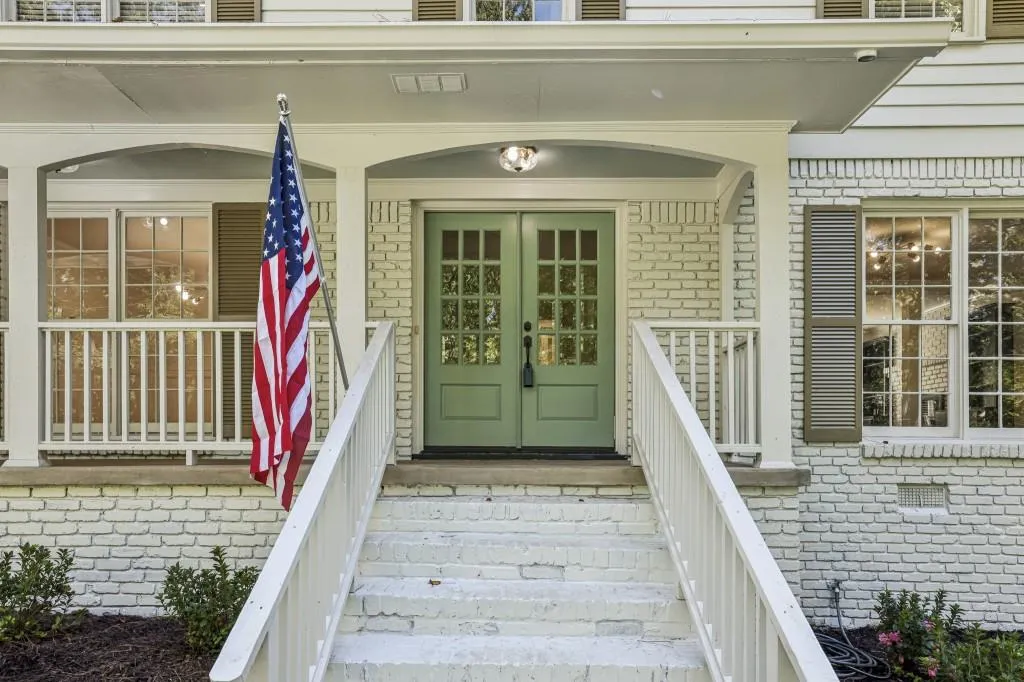 Covered Front Porch