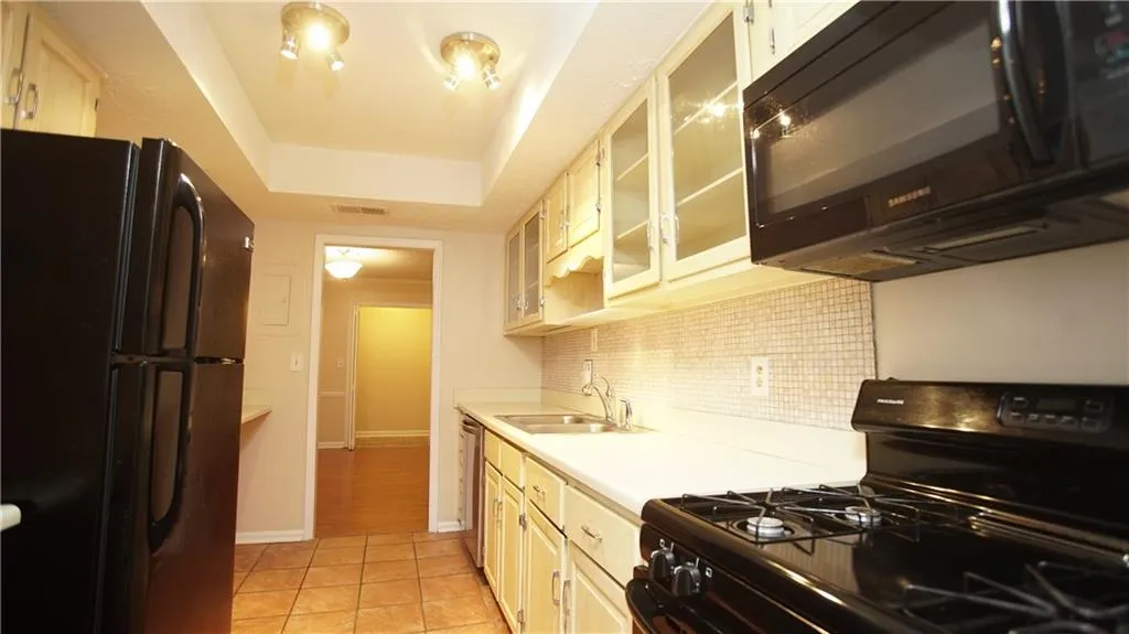 6851 Roswell Road Unit M21, Atlanta, Georgia 30328, 2 Bedrooms Bedrooms, ,2 BathroomsBathrooms,Residential,Sold,6851 Roswell Road Unit M21,6110807