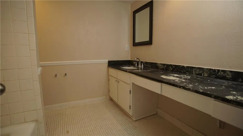 6851 Roswell Road Unit M21, Atlanta, Georgia 30328, 2 Bedrooms Bedrooms, ,2 BathroomsBathrooms,Residential,Sold,6851 Roswell Road Unit M21,6110807