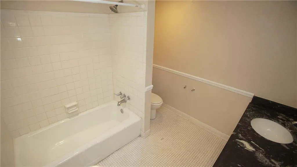 6851 Roswell Road Unit M21, Atlanta, Georgia 30328, 2 Bedrooms Bedrooms, ,2 BathroomsBathrooms,Residential,Sold,6851 Roswell Road Unit M21,6110807