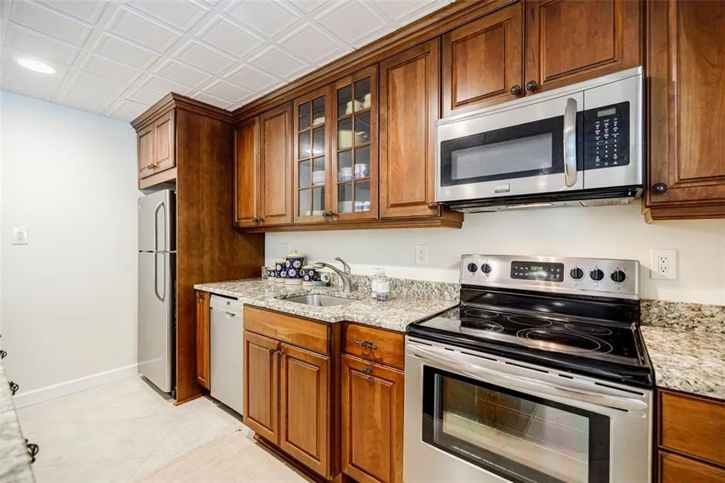 1550 Masters Club Drive, Sandy Springs, Georgia 30350, 7 Bedrooms Bedrooms, ,5 BathroomsBathrooms,Residential,Sold,1550 Masters Club Drive,7570577