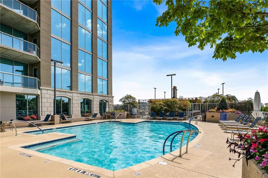 2795 Peachtree Road Ne Unit 906, Atlanta, Georgia 30305, 3 Bedrooms Bedrooms, ,3 BathroomsBathrooms,Residential,For Sale,2795 Peachtree Road Ne Unit 906,7621130