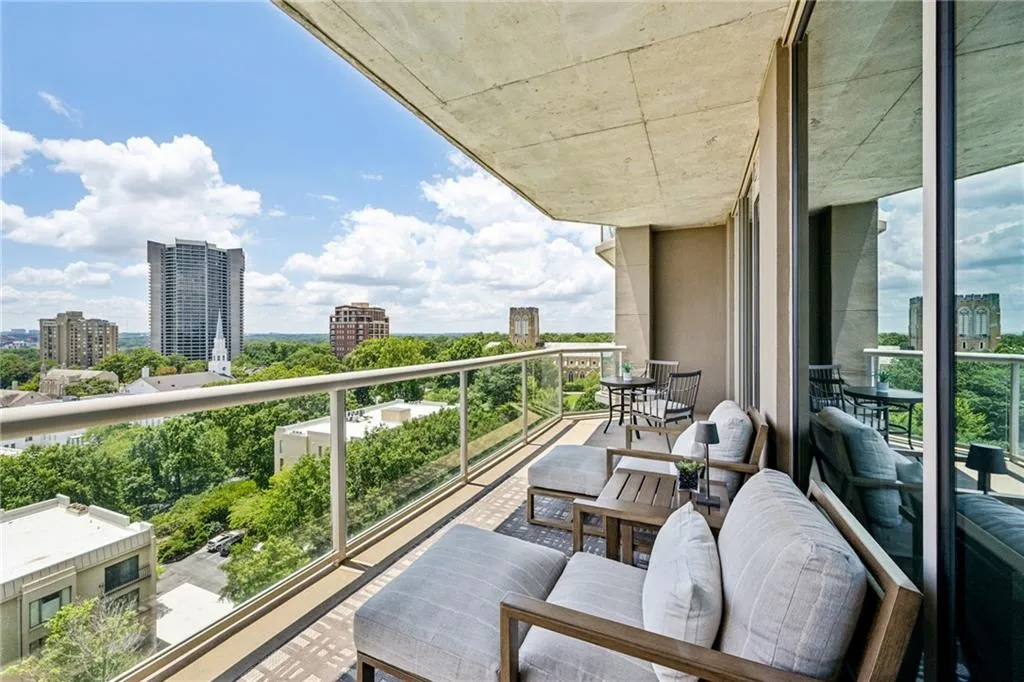 2795 Peachtree Road Ne Unit 906, Atlanta, Georgia 30305, 3 Bedrooms Bedrooms, ,3 BathroomsBathrooms,Residential,For Sale,2795 Peachtree Road Ne Unit 906,7621130
