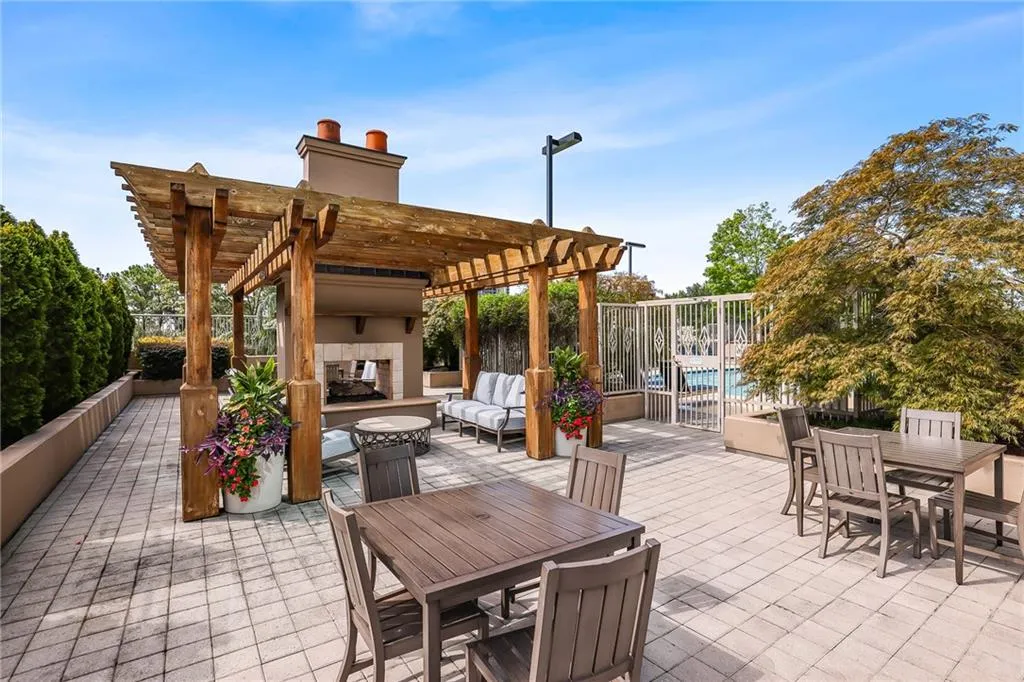 2795 Peachtree Road Ne Unit 906, Atlanta, Georgia 30305, 3 Bedrooms Bedrooms, ,3 BathroomsBathrooms,Residential,For Sale,2795 Peachtree Road Ne Unit 906,7621130