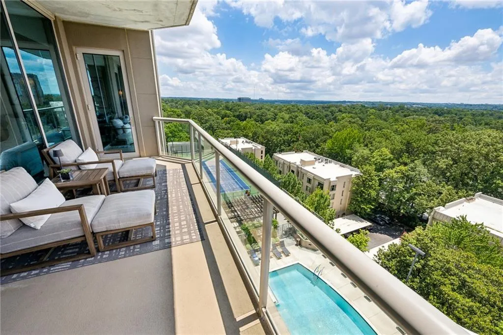 2795 Peachtree Road Ne Unit 906, Atlanta, Georgia 30305, 3 Bedrooms Bedrooms, ,3 BathroomsBathrooms,Residential,For Sale,2795 Peachtree Road Ne Unit 906,7621130