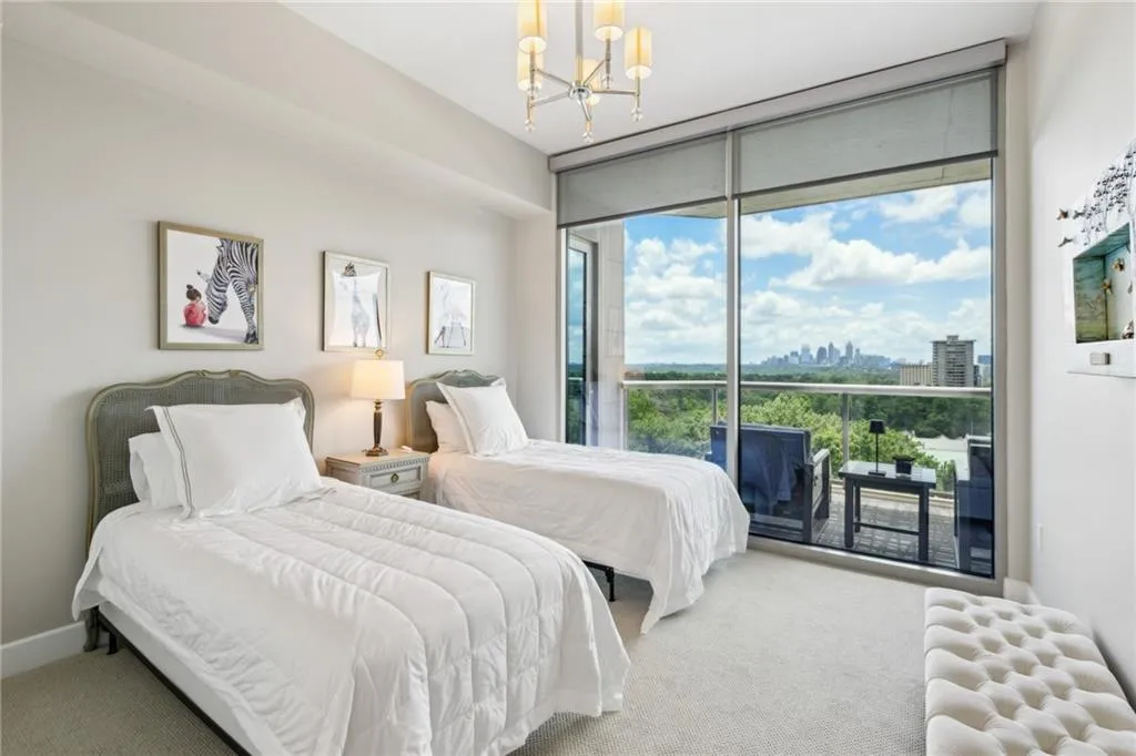 2795 Peachtree Road Ne Unit 906, Atlanta, Georgia 30305, 3 Bedrooms Bedrooms, ,3 BathroomsBathrooms,Residential,For Sale,2795 Peachtree Road Ne Unit 906,7621130