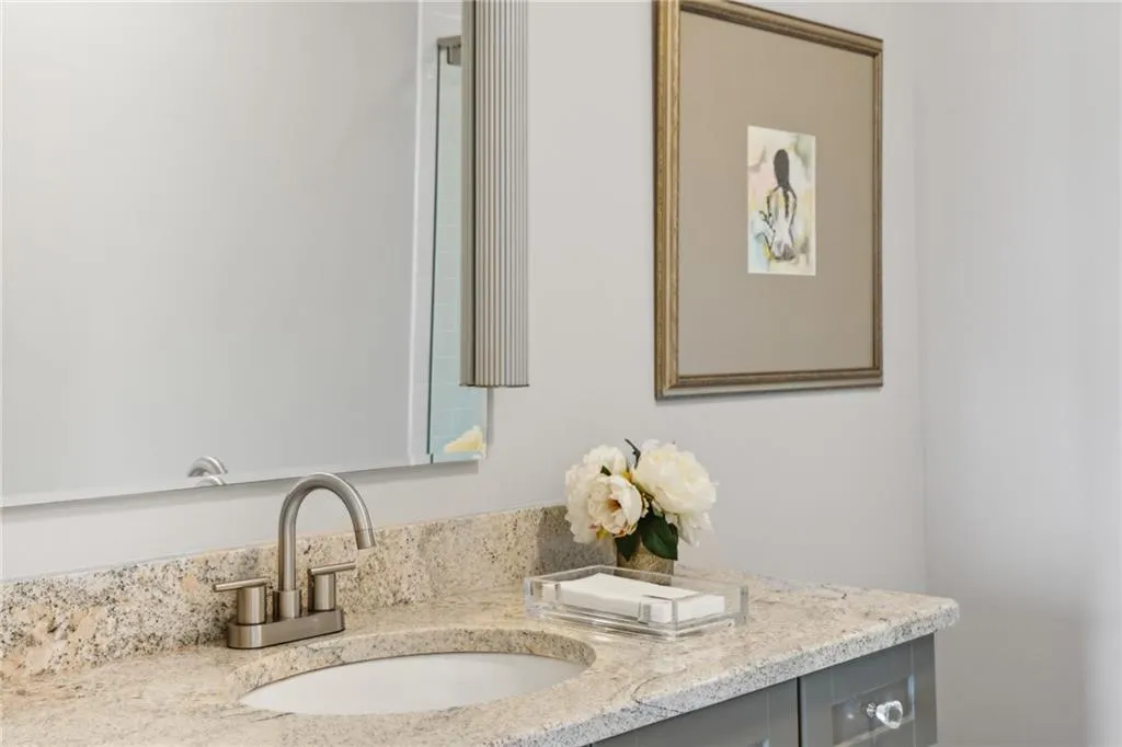 2795 Peachtree Road Ne Unit 906, Atlanta, Georgia 30305, 3 Bedrooms Bedrooms, ,3 BathroomsBathrooms,Residential,For Sale,2795 Peachtree Road Ne Unit 906,7621130