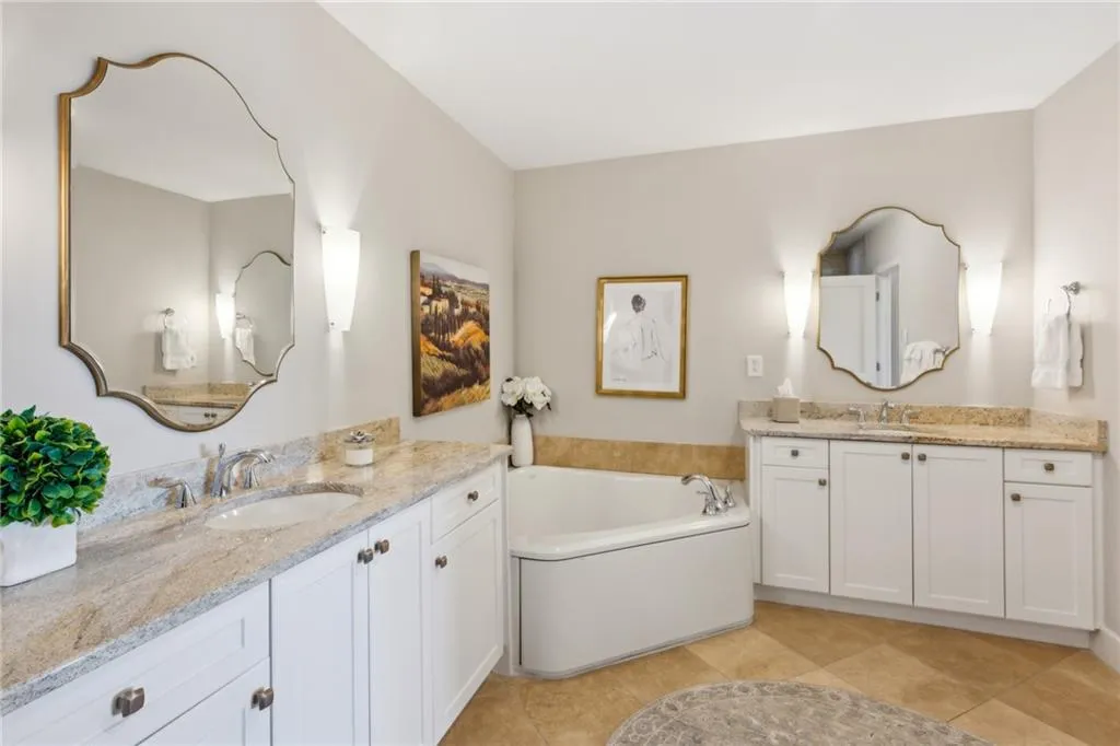 2795 Peachtree Road Ne Unit 906, Atlanta, Georgia 30305, 3 Bedrooms Bedrooms, ,3 BathroomsBathrooms,Residential,For Sale,2795 Peachtree Road Ne Unit 906,7621130