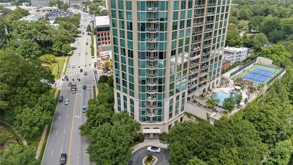 2795 Peachtree Road Ne Unit 906, Atlanta, Georgia 30305, 3 Bedrooms Bedrooms, ,3 BathroomsBathrooms,Residential,For Sale,2795 Peachtree Road Ne Unit 906,7621130