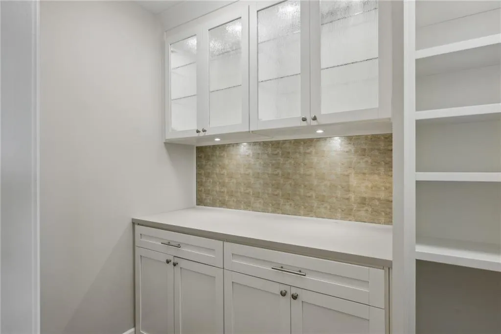 2795 Peachtree Road Ne Unit 906, Atlanta, Georgia 30305, 3 Bedrooms Bedrooms, ,3 BathroomsBathrooms,Residential,For Sale,2795 Peachtree Road Ne Unit 906,7621130