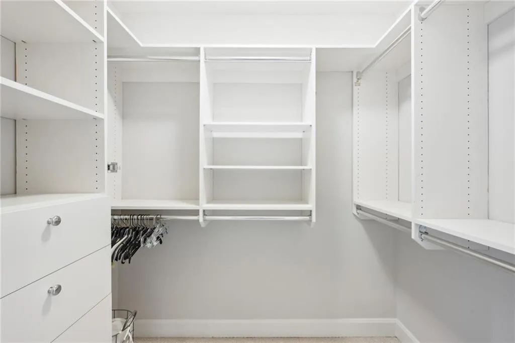2795 Peachtree Road Ne Unit 906, Atlanta, Georgia 30305, 3 Bedrooms Bedrooms, ,3 BathroomsBathrooms,Residential,For Sale,2795 Peachtree Road Ne Unit 906,7621130
