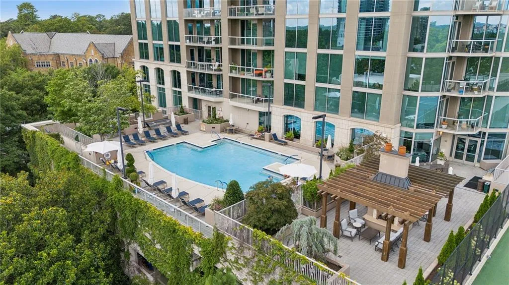 2795 Peachtree Road Ne Unit 906, Atlanta, Georgia 30305, 3 Bedrooms Bedrooms, ,3 BathroomsBathrooms,Residential,For Sale,2795 Peachtree Road Ne Unit 906,7621130